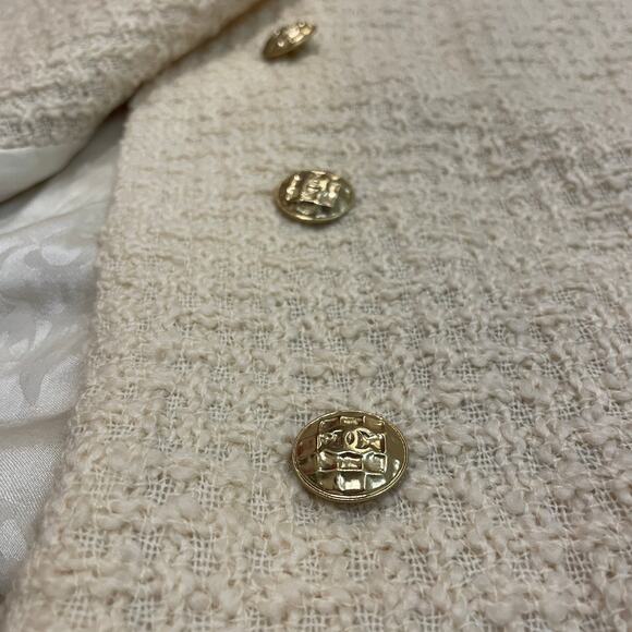 CHANEL 07A Skirt FR 40 | Cream Wool Tweed, Gold Chain Waist, Silk Lined, NWT - Picture 4 of 16